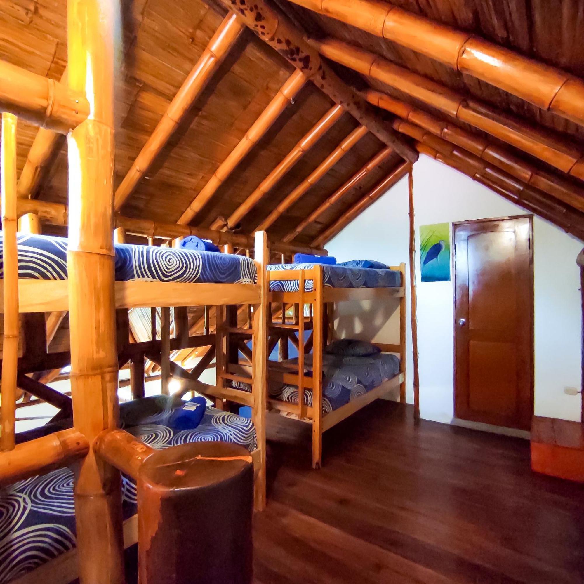 Montanita Cabanas Rum bild